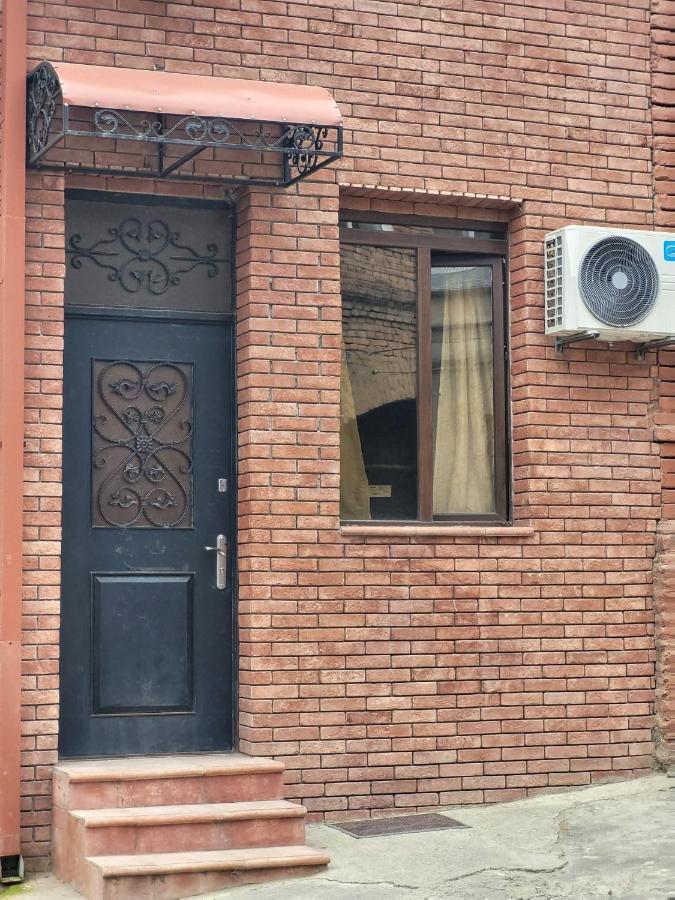 4 Chocolate Apartments In Old Tbilisi Exterior photo