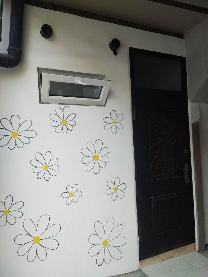 4 Chocolate Apartments In Old Tbilisi Exterior photo