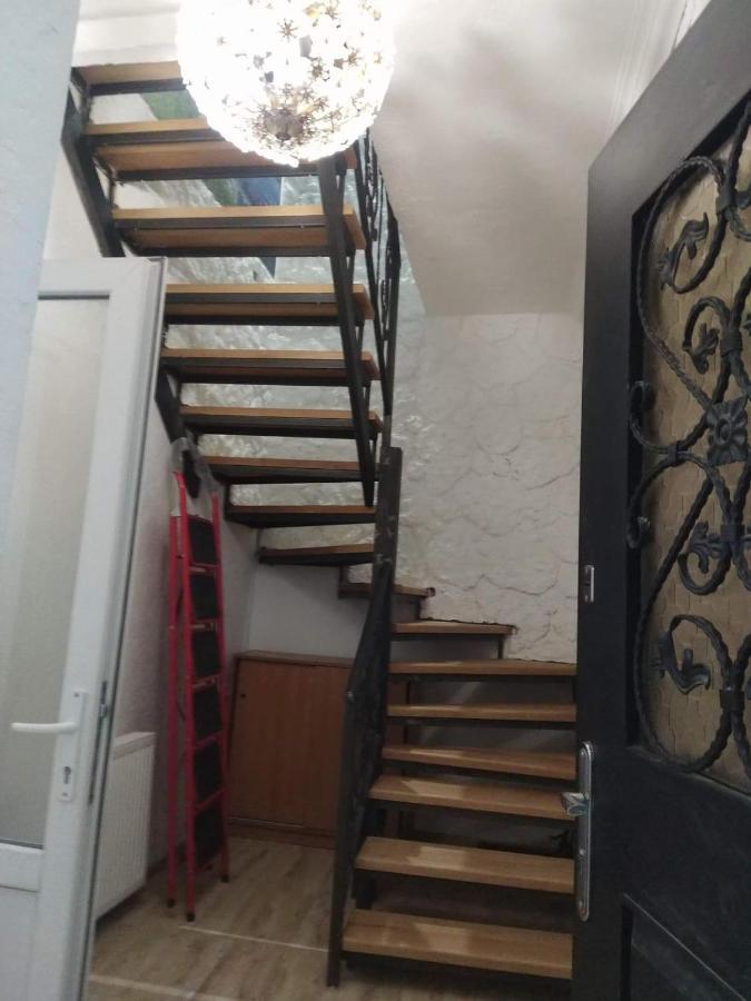 4 Chocolate Apartments In Old Tbilisi Exterior photo