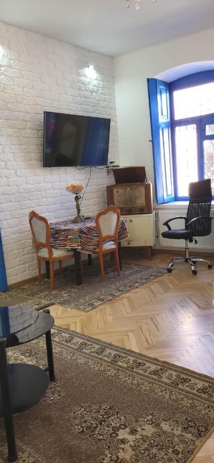 4 Chocolate Apartments In Old Tbilisi Exterior photo