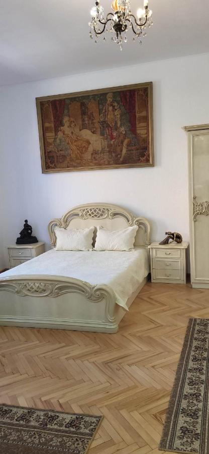 4 Chocolate Apartments In Old Tbilisi Exterior photo