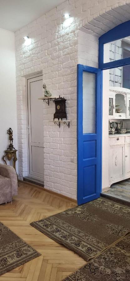 4 Chocolate Apartments In Old Tbilisi Exterior photo